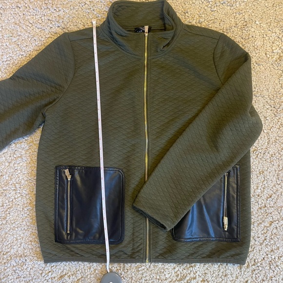Jones New York Quilted Jacket | Size M - Picture 7 of 8